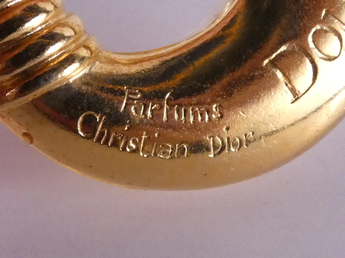 Christian Dior: Vintage oorbellen en Dolce Vita broche - foto 16