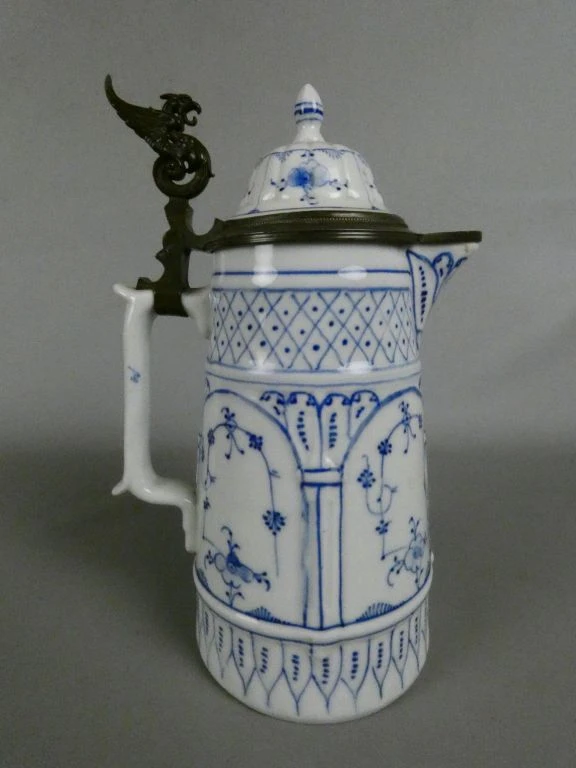 Antieke porseleinen bierpul met deksel en blauw decor - foto 3