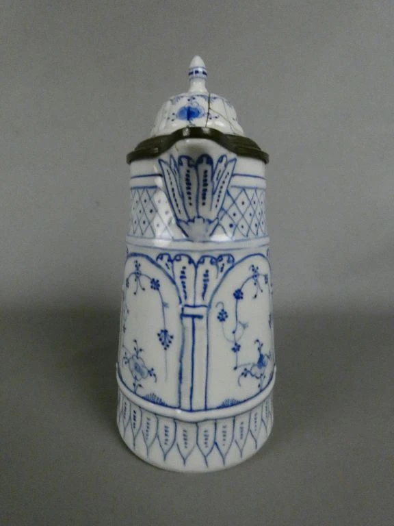 Antieke porseleinen bierpul met deksel en blauw decor - foto 4