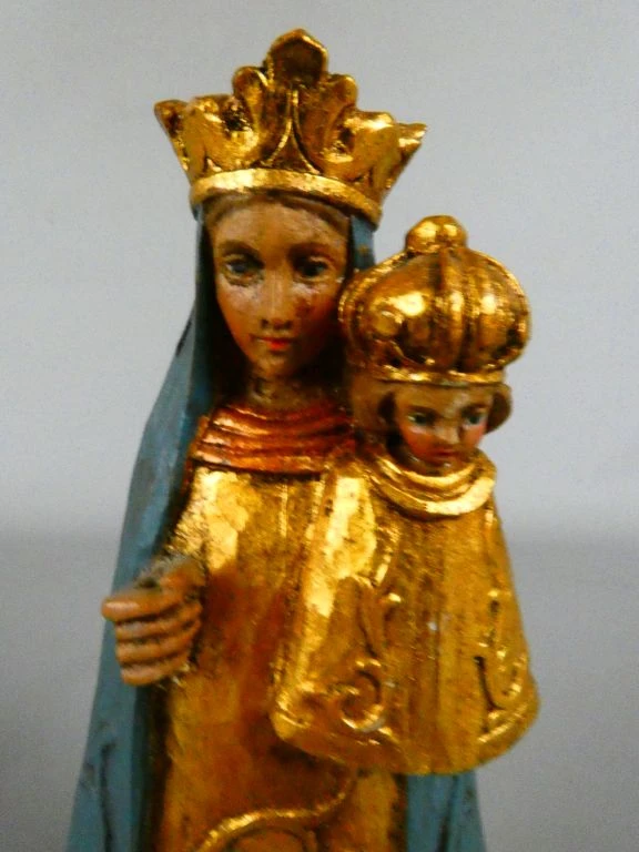 Beeldje van Maria met kind in blauwe en gouden mantel - foto 6