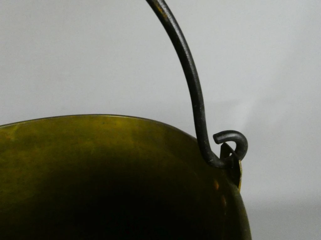 Oude koperen ketel met handvat - foto 3