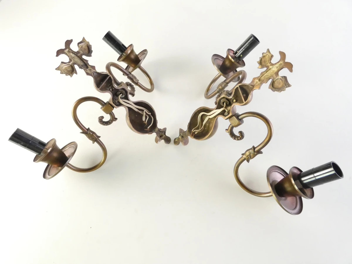 Paar vintage wandlampen van messing met dubbele armen - foto 11