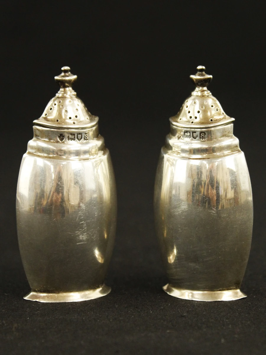Sterling zilveren peperettes 1913, Edward Barnard & Sons voor Edmond Johnson - foto 2