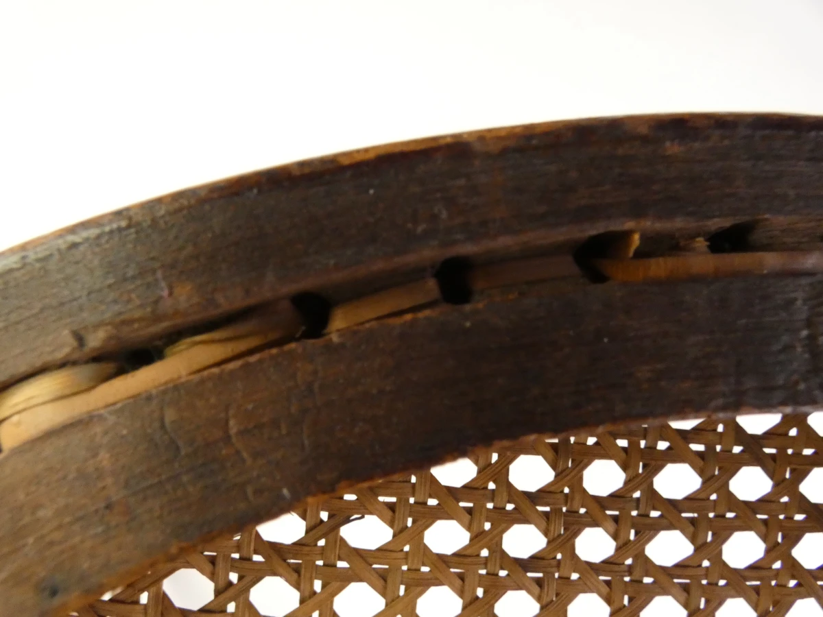 Thonet - Houten ronde kinderstoel met rugleuning en een gevlochten zitting - foto 8