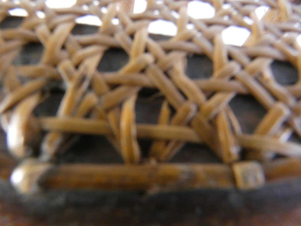 Thonet - Houten ronde kinderstoel met rugleuning en een gevlochten zitting - foto 15