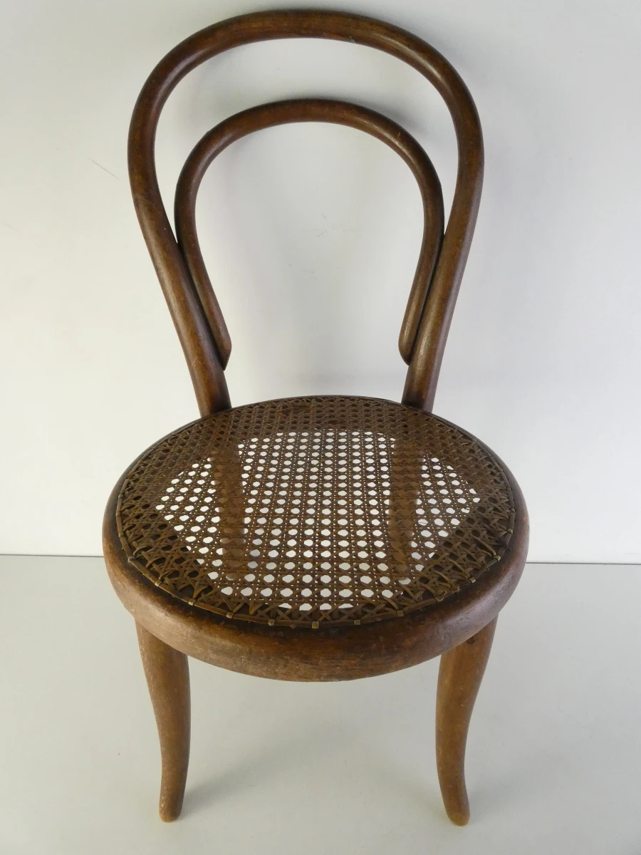 Thonet - Houten ronde kinderstoel met rugleuning en een gevlochten zitting - foto 16