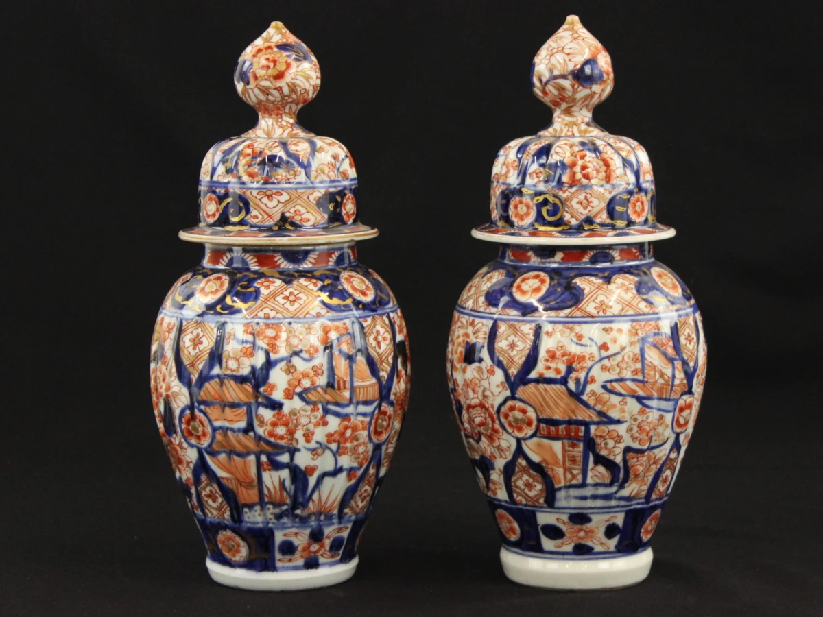Samengestelde garnituur van porselein in Japanse Imari-stijl - foto 3
