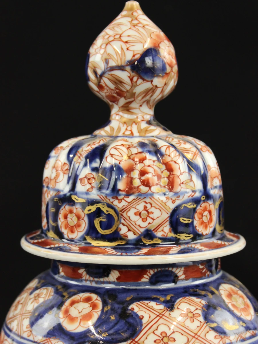 Samengestelde garnituur van porselein in Japanse Imari-stijl - foto 6