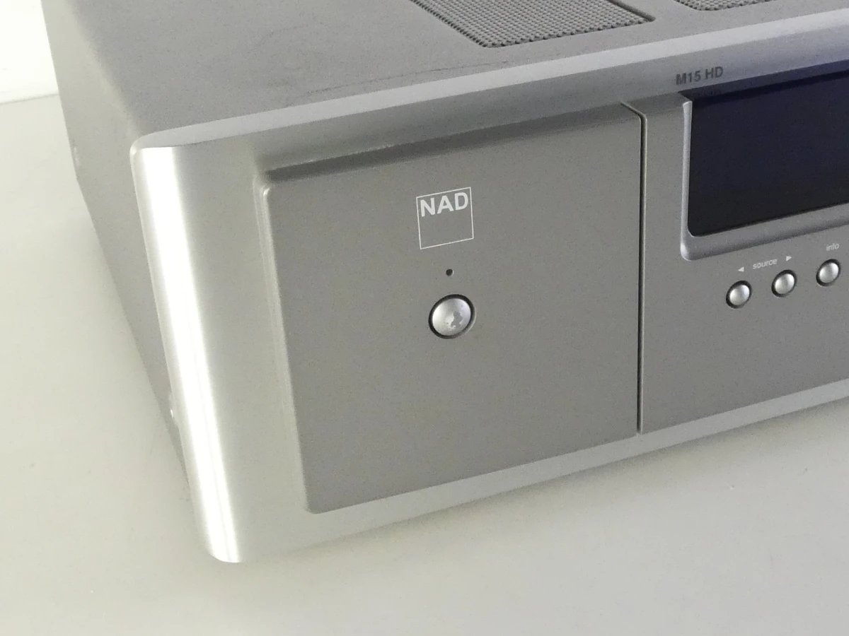 NAD Masters Series M15 HD AV Surround Sound voorversterker - foto 2