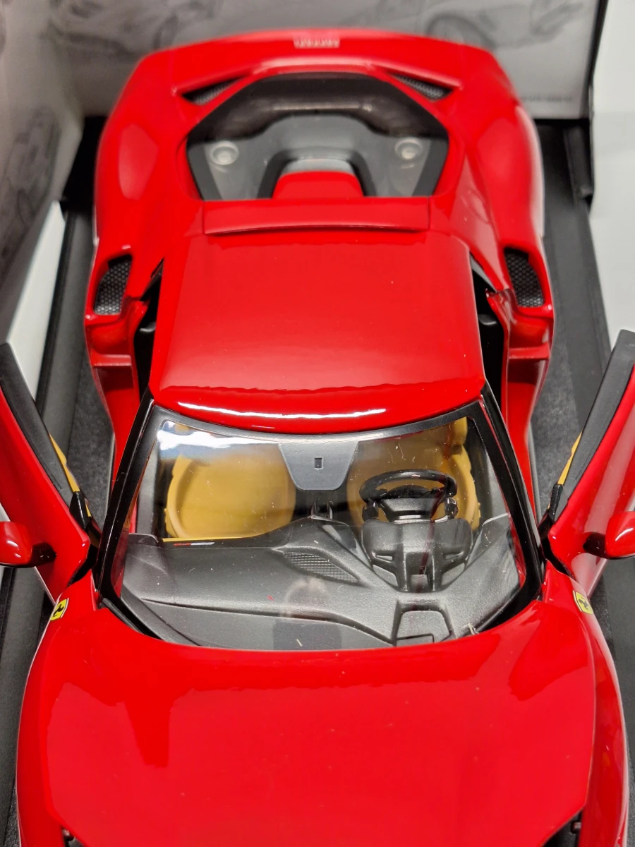 Set van 3 Modelauto's - Bburago 1:18 - Ferrari 296 GTB, Bugatti EB110 & Dodge Viper RT/10 - foto 8