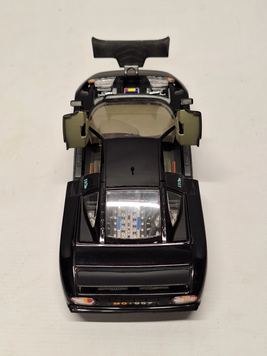 Set van 3 Modelauto's - Bburago 1:18 - Ferrari 296 GTB, Bugatti EB110 & Dodge Viper RT/10 - foto 24