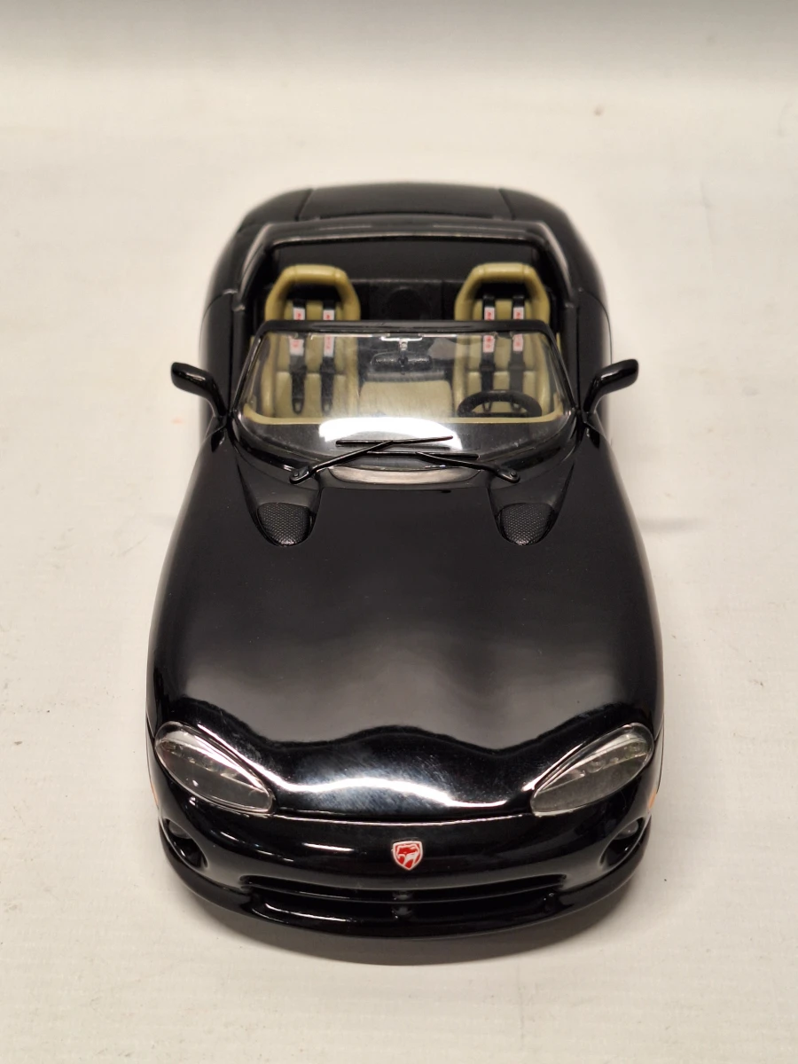 Set van 3 Modelauto's - Bburago 1:18 - Ferrari 296 GTB, Bugatti EB110 & Dodge Viper RT/10 - foto 12