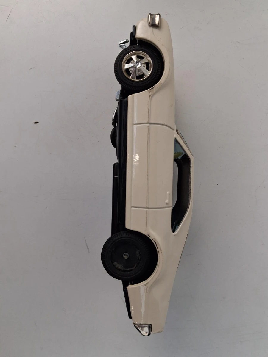 Vintage blikken speelgoedauto, de Oldsmobile Toronado - foto 6