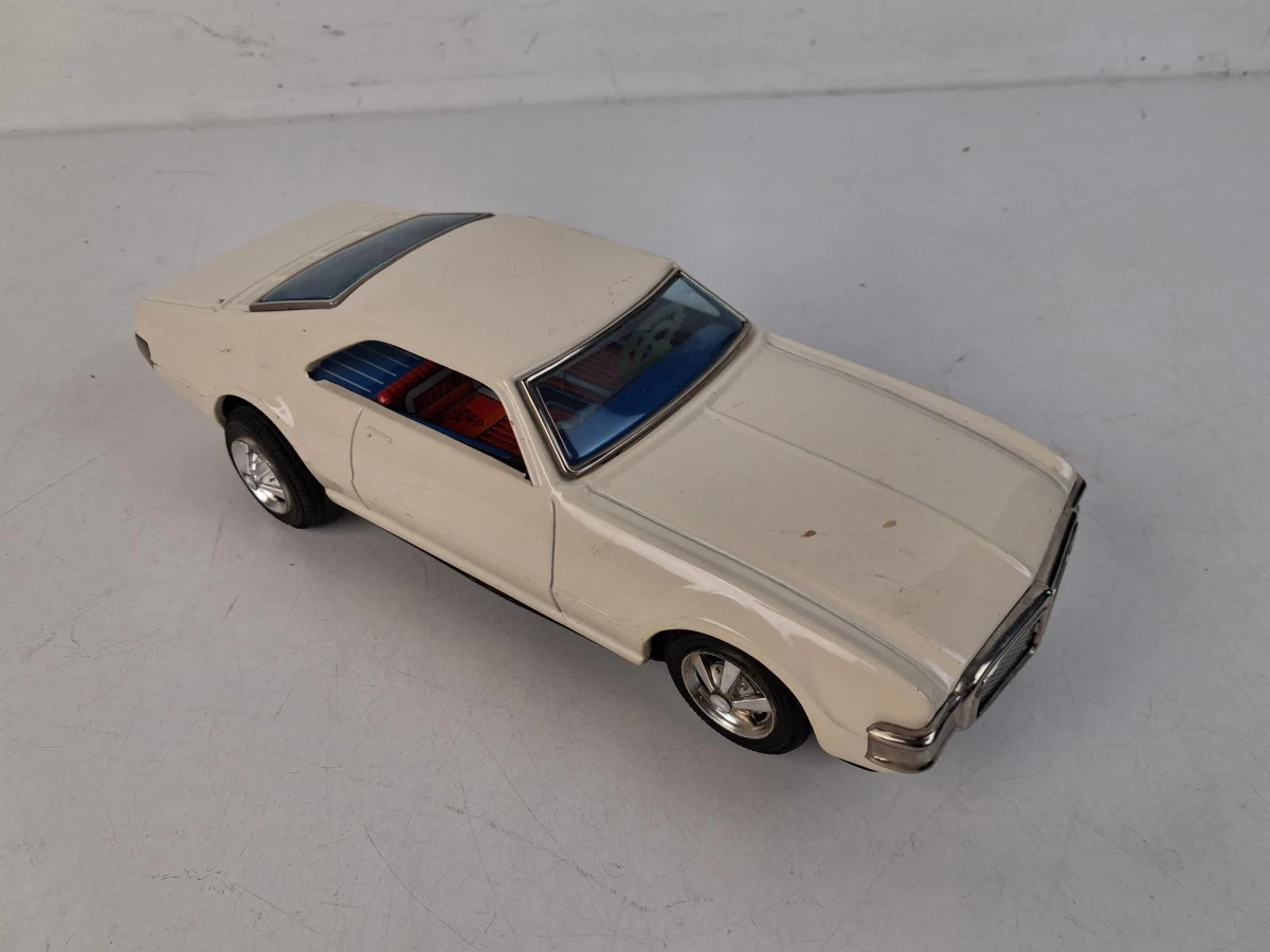 Vintage blikken speelgoedauto, de Oldsmobile Toronado - foto 3