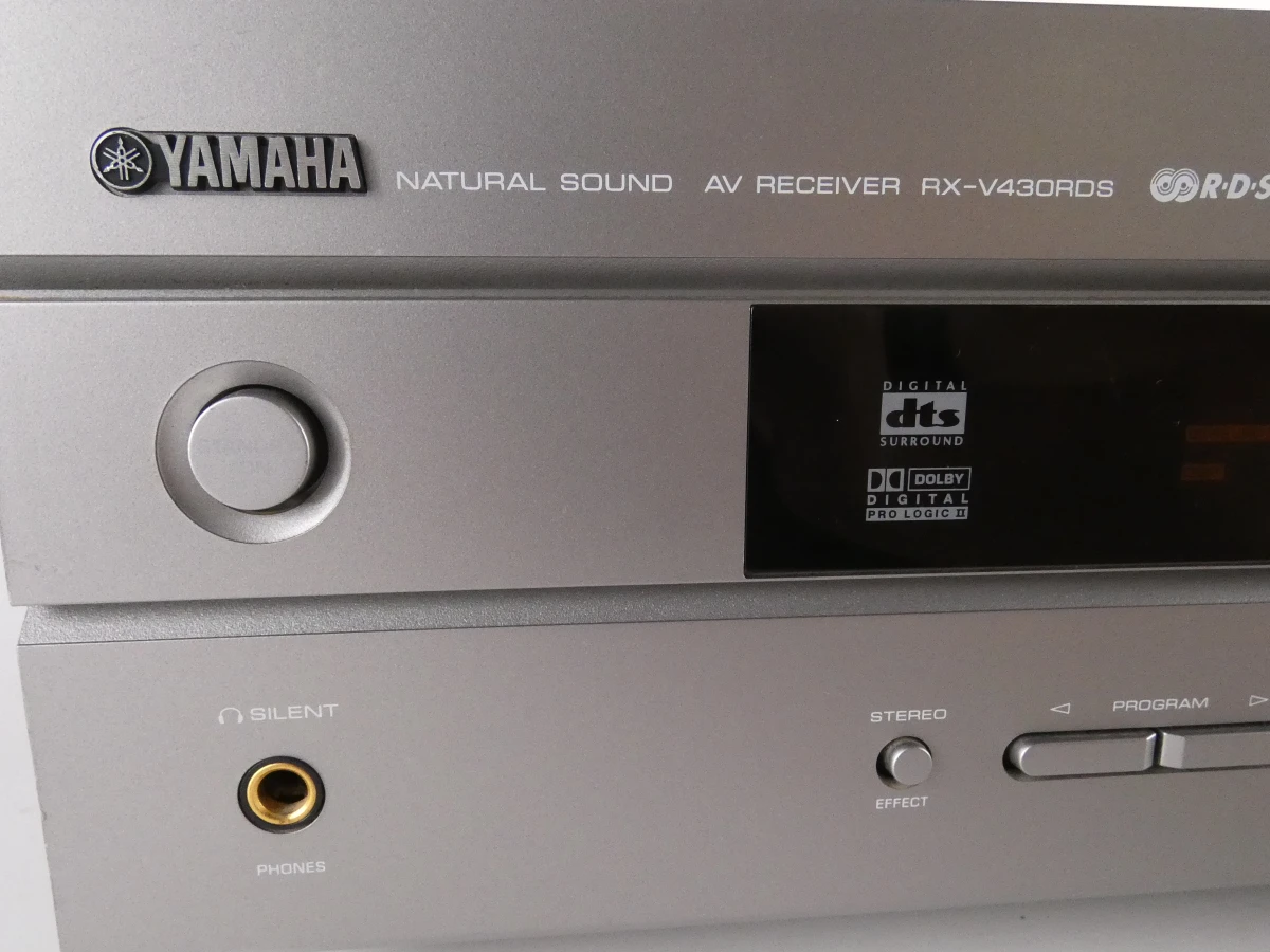 Yamaha AV Receiver RX-V430RDS - foto 4