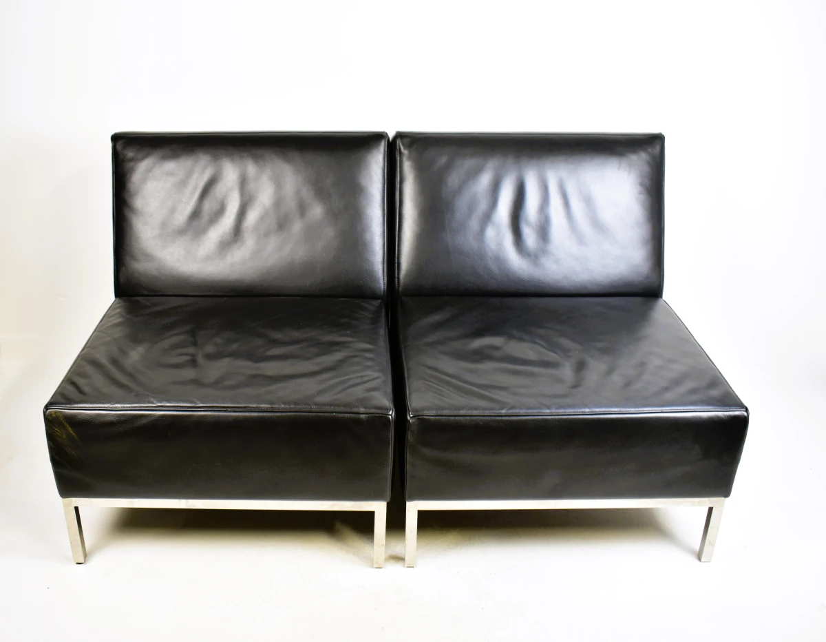 Set van 2 vintage JORI fauteuils in zwart leder – kavel bij De Kringwinkel, Turnhout