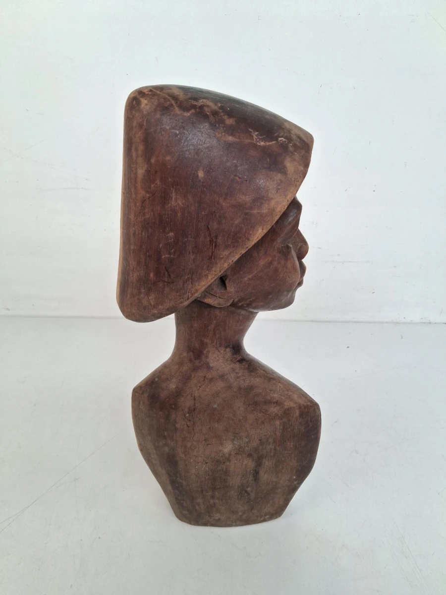 Handgesneden houten buste - foto 4