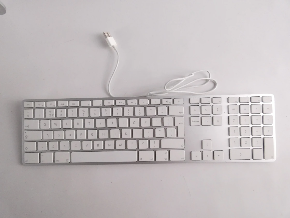 Apple iMac met toetsenbord en muis - foto 6