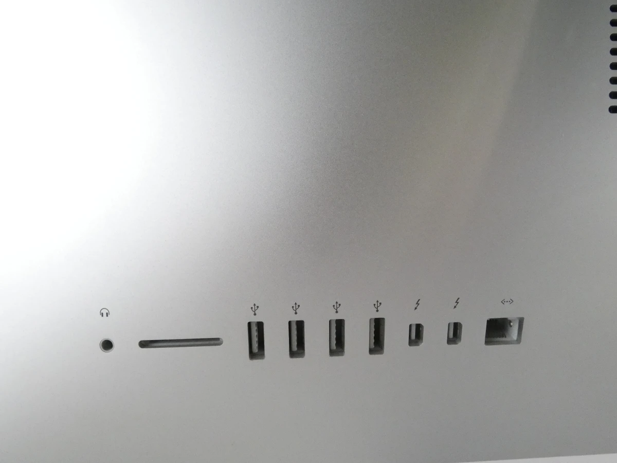 Apple iMac met toetsenbord en muis - foto 12