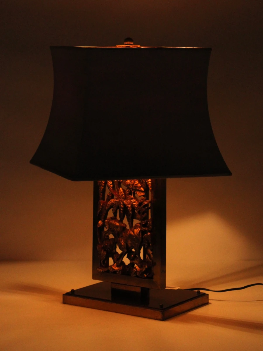 Decoratieve Aziatische tafellamp uit messing en handgesneden hout - foto 3