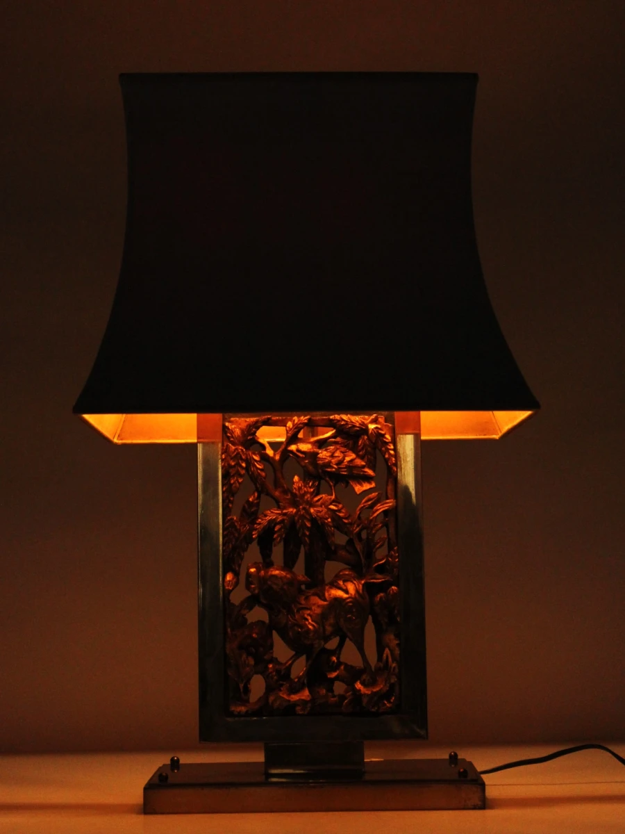 Decoratieve Aziatische tafellamp uit messing en handgesneden hout - foto 2