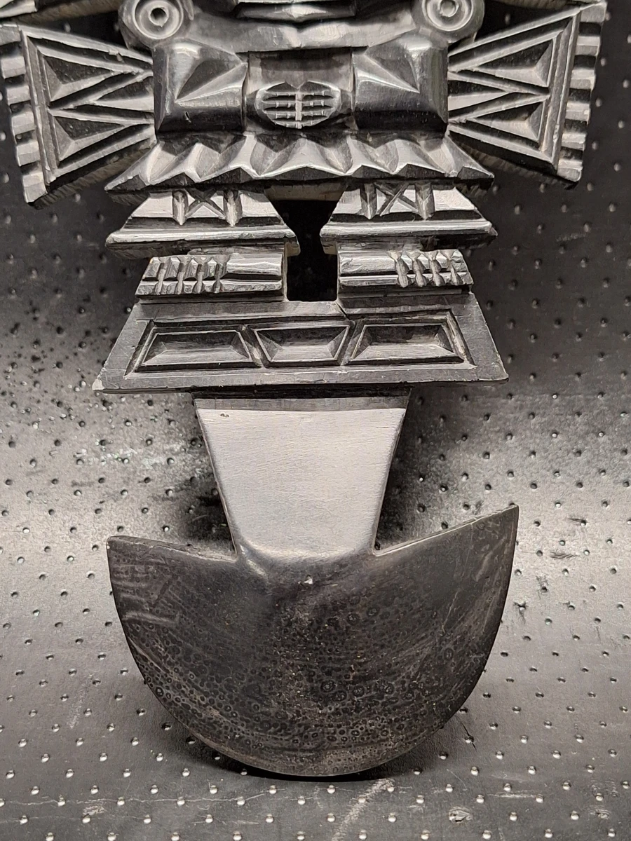 Handgesneden Peruaanse Tumi (Godenfiguur) Wandsculptuur - Zwarte Steen, Precolumbiaanse Stijl - foto 3