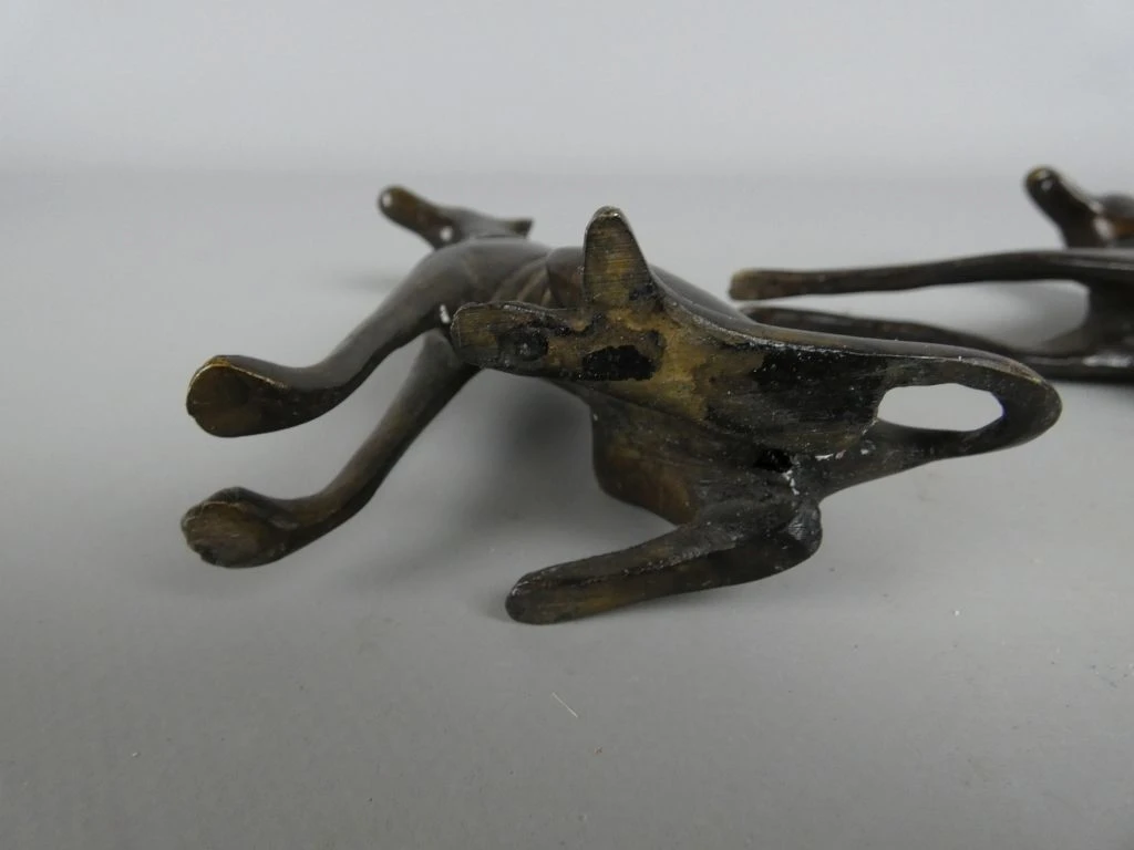 Set van 2 bronzen hondensculpturen - foto 3