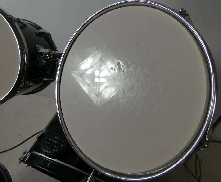 Compleet drumstel met bekkens en drumstokken - foto 4