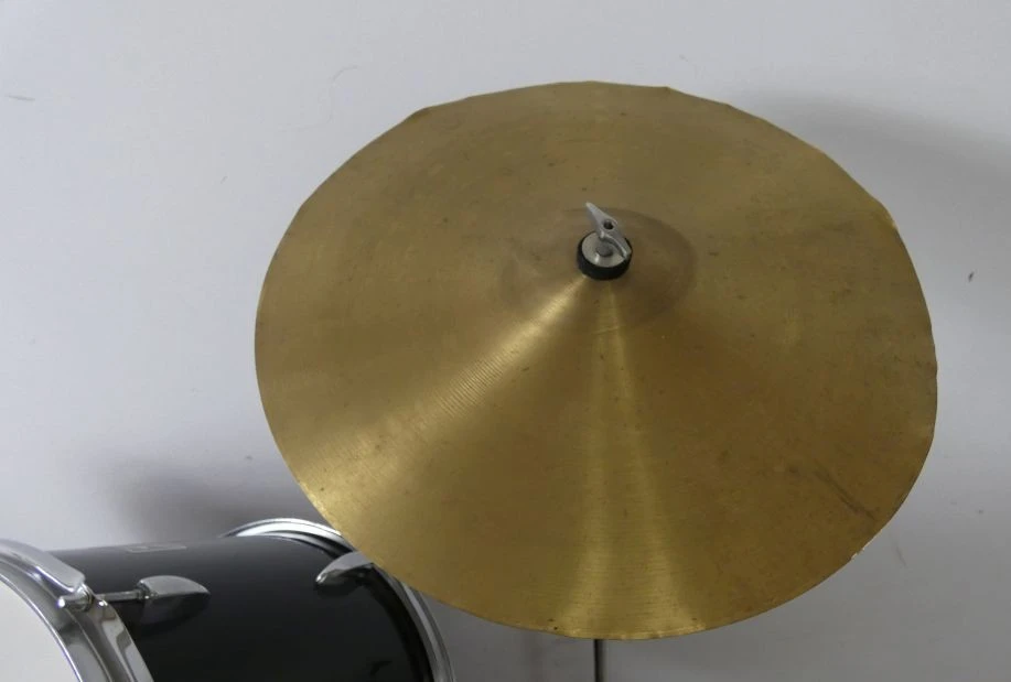 Compleet drumstel met bekkens en drumstokken - foto 3