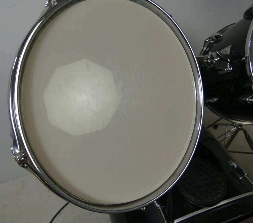 Compleet drumstel met bekkens en drumstokken - foto 8