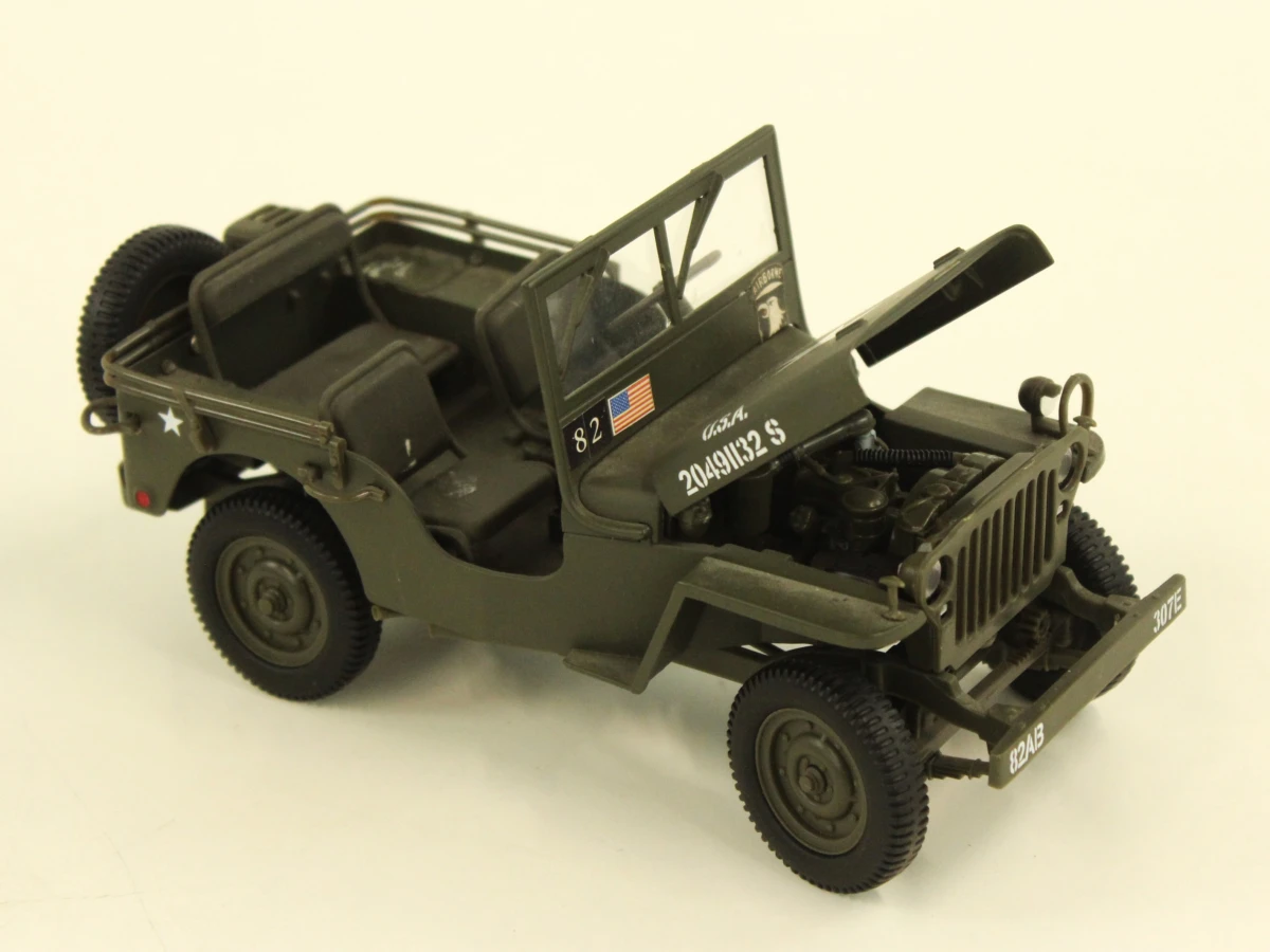 Lot militaire modelauto's en soldaat - foto 4