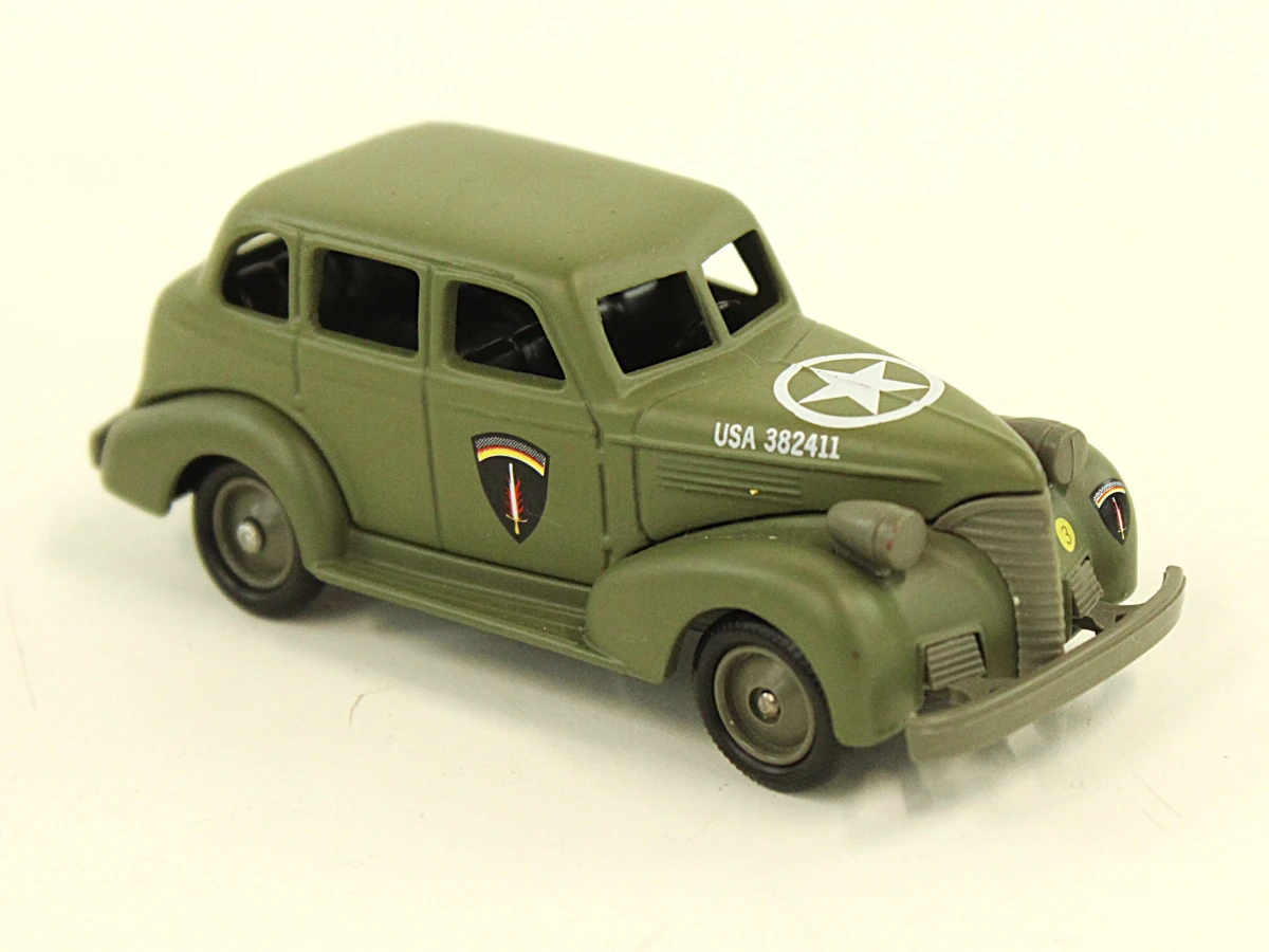 Lot militaire modelauto's en soldaat - foto 7