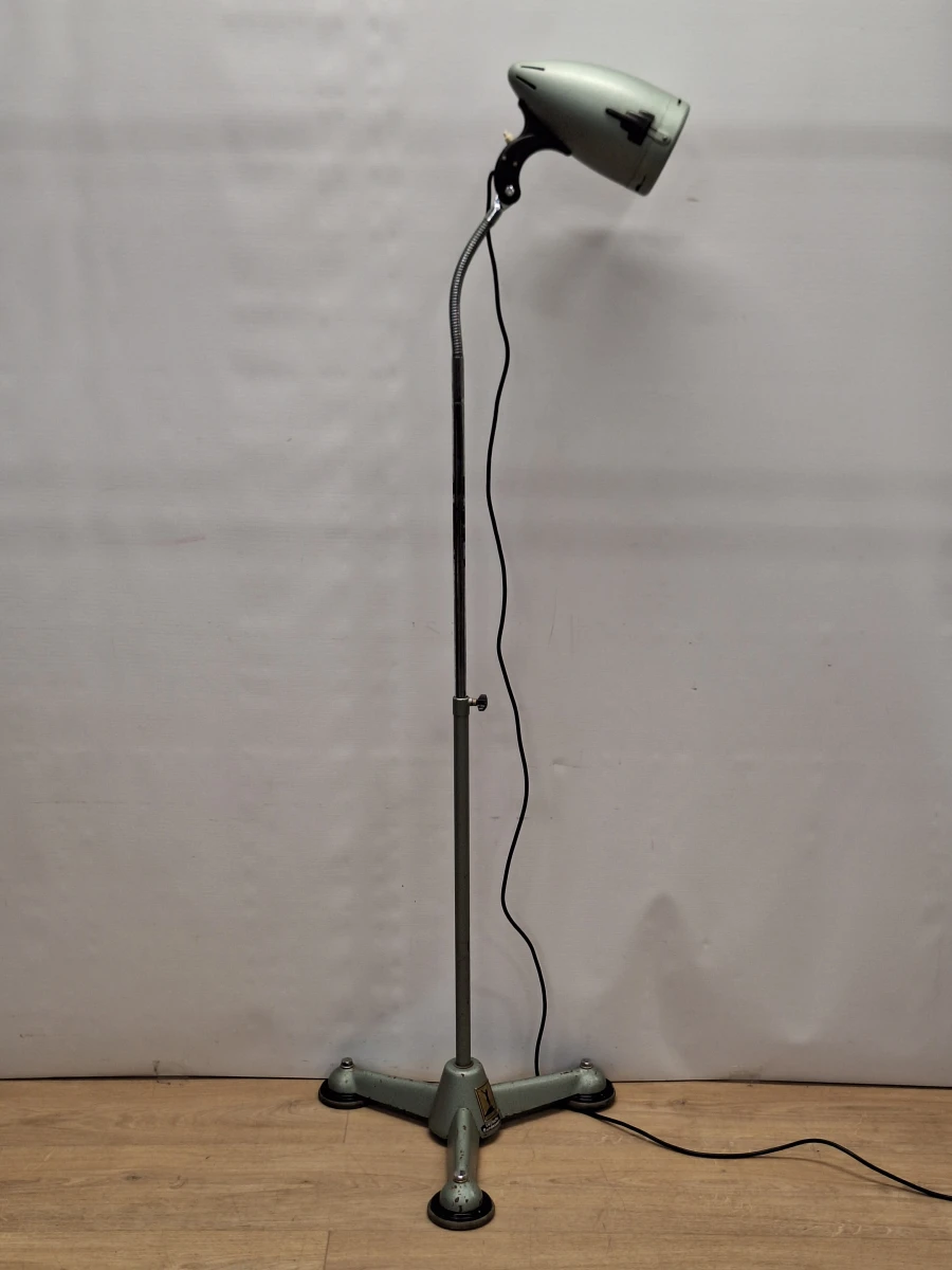 Origial Hanau vintage industriële vloerlamp – voormalig Deutsche Bundeswehr - foto 12