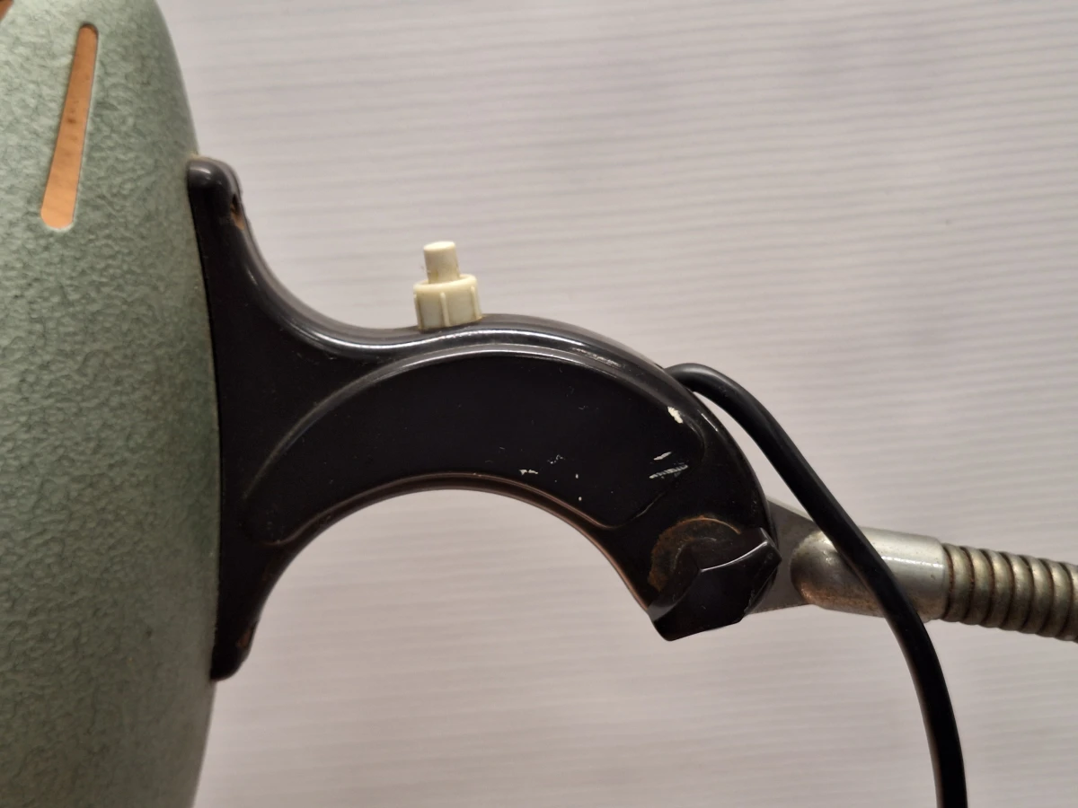 Origial Hanau vintage industriële vloerlamp – voormalig Deutsche Bundeswehr - foto 8