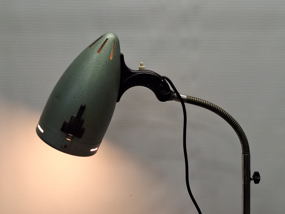 Origial Hanau vintage industriële vloerlamp – voormalig Deutsche Bundeswehr - foto 6