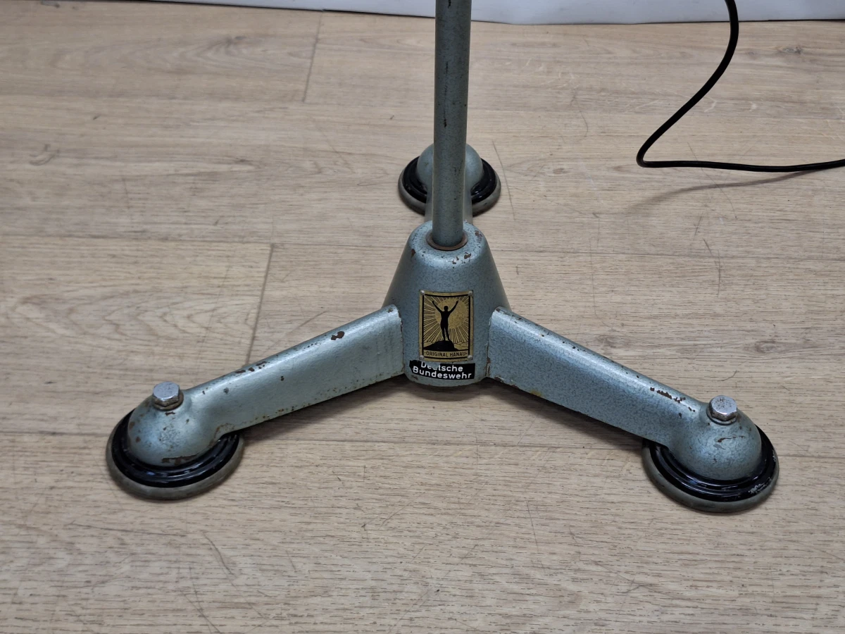 Origial Hanau vintage industriële vloerlamp – voormalig Deutsche Bundeswehr - foto 15