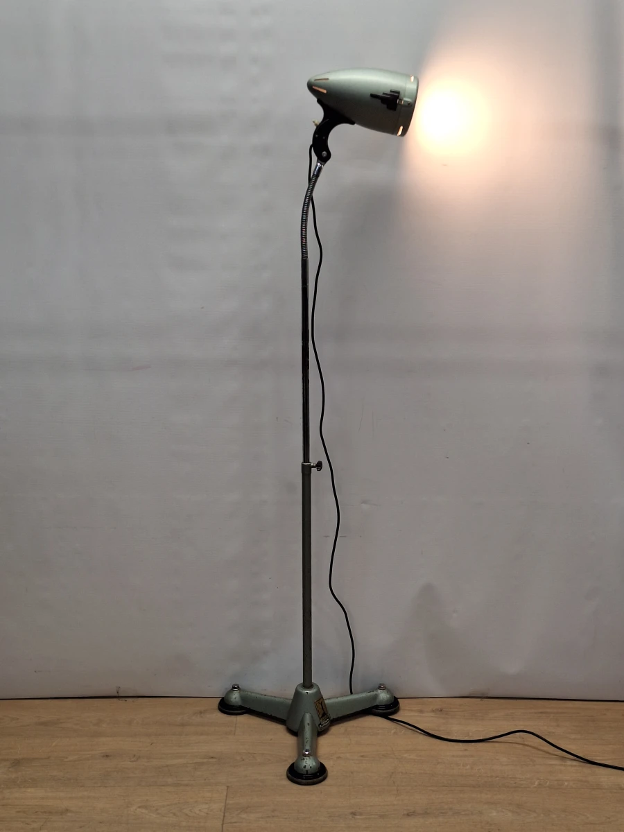 Origial Hanau vintage industriële vloerlamp – voormalig Deutsche Bundeswehr - foto 10