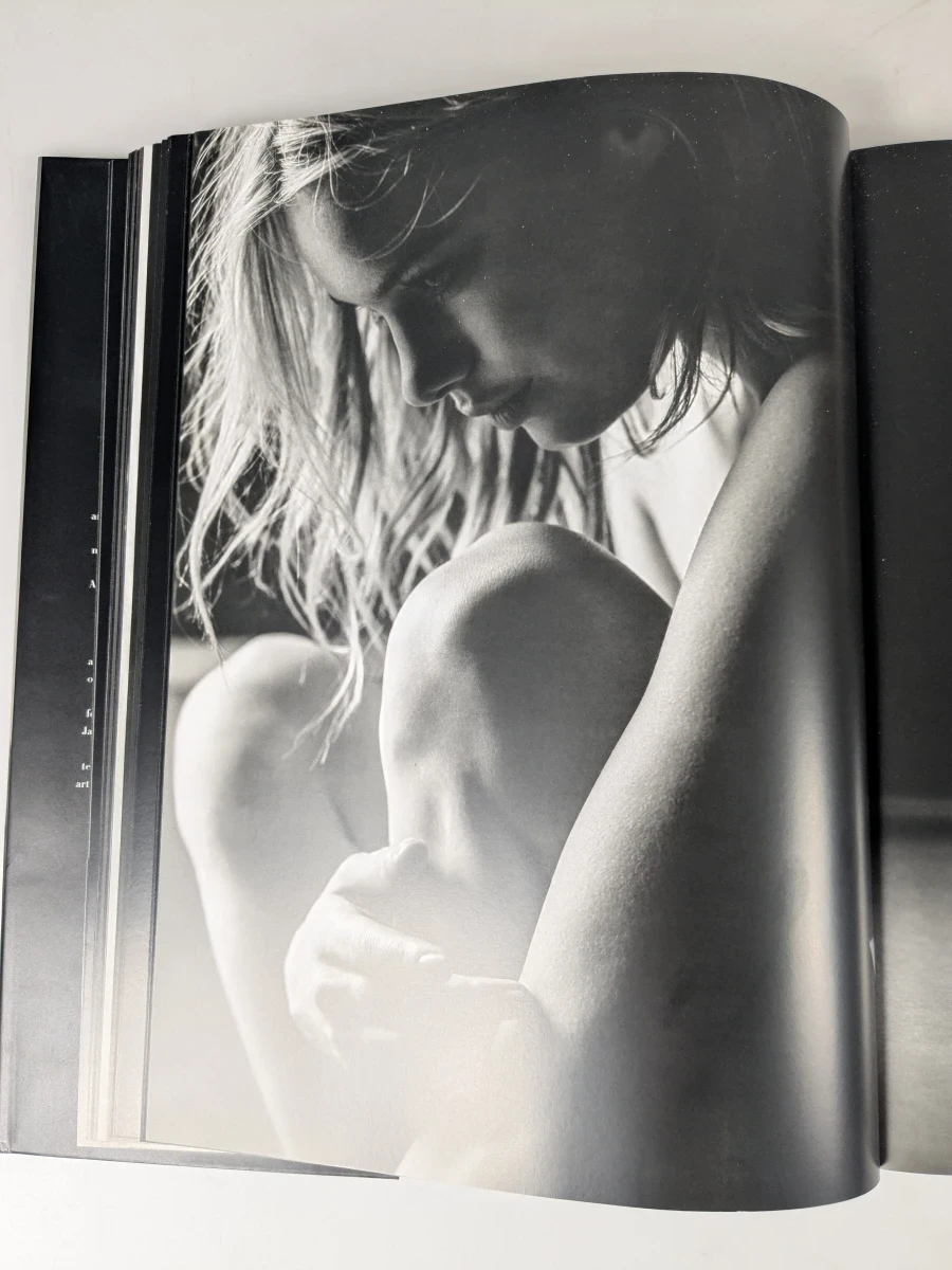 Fotoboek Angels van Russell James met naaktfotografie (Engelse versie) - foto 5