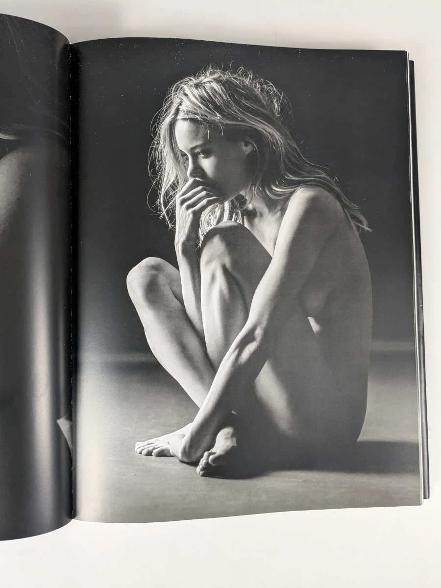 Fotoboek Angels van Russell James met naaktfotografie (Engelse versie) - foto 4