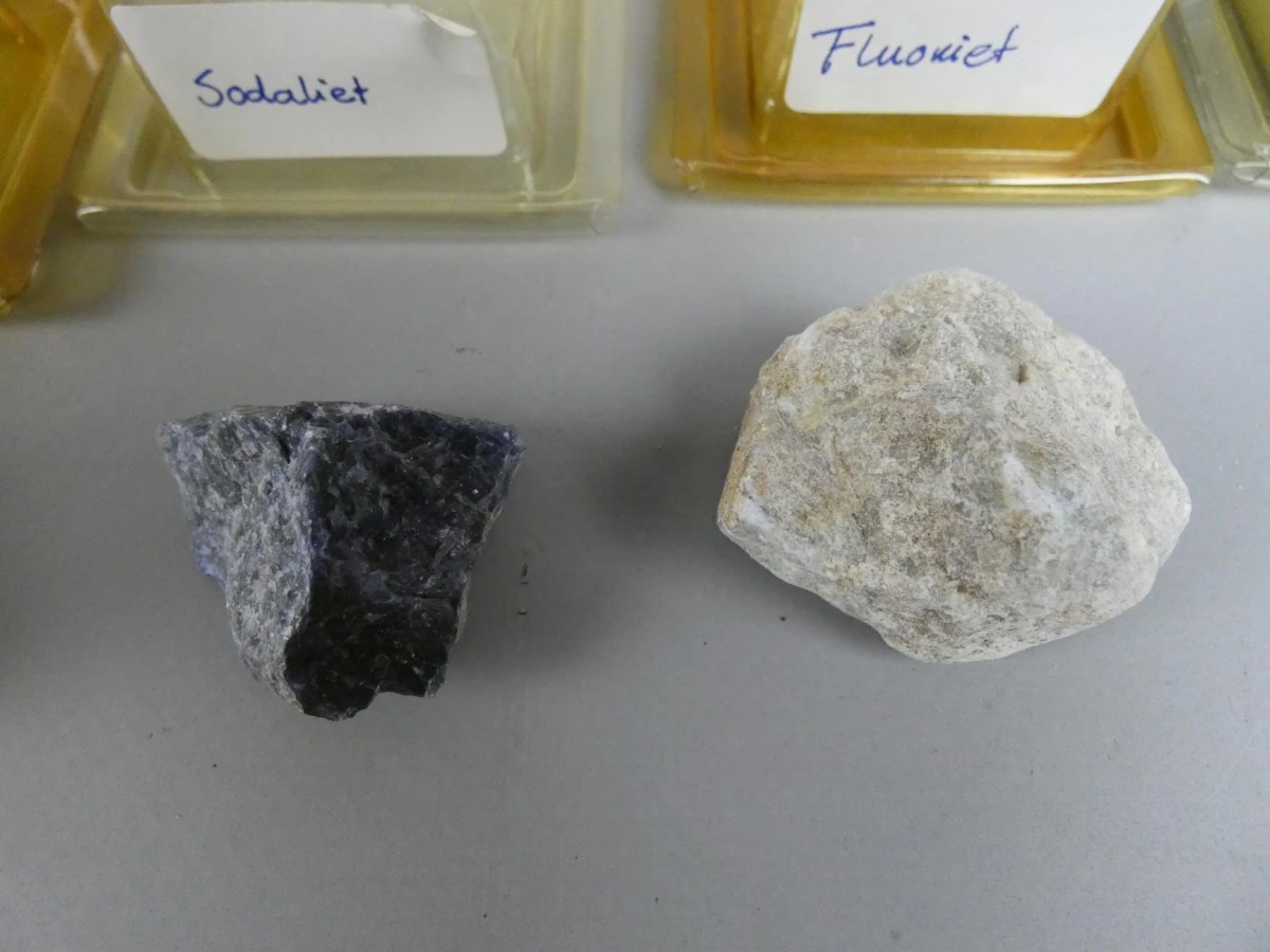 Verzameling mineralen en gesteenten - foto 3