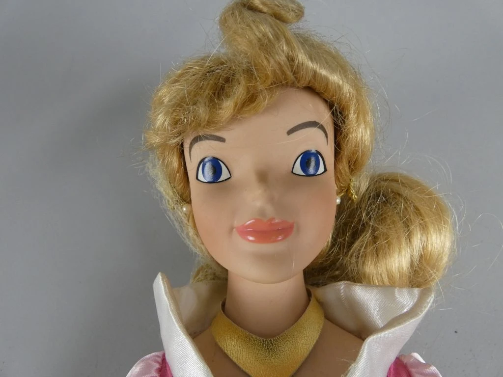 Vintage keramische Disney pop in roze jurk - foto 3