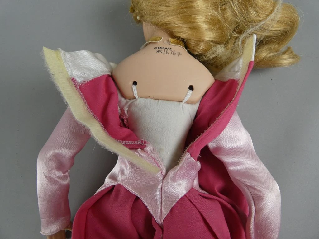 Vintage keramische Disney pop in roze jurk - foto 5