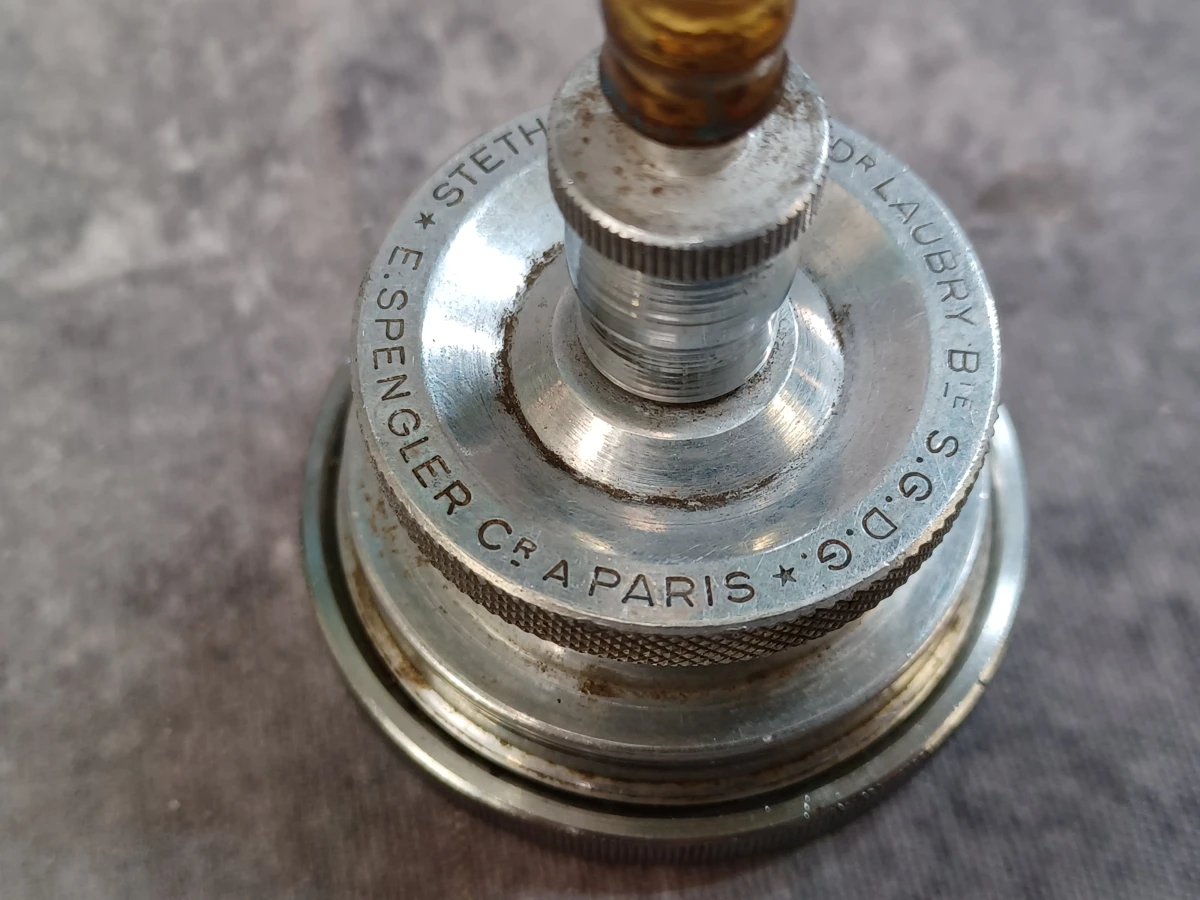 Uitgebreide en historische medische dokterset met Original Record instrumentendoos, diagnostische instrumenten en medicijnblikken - foto 21