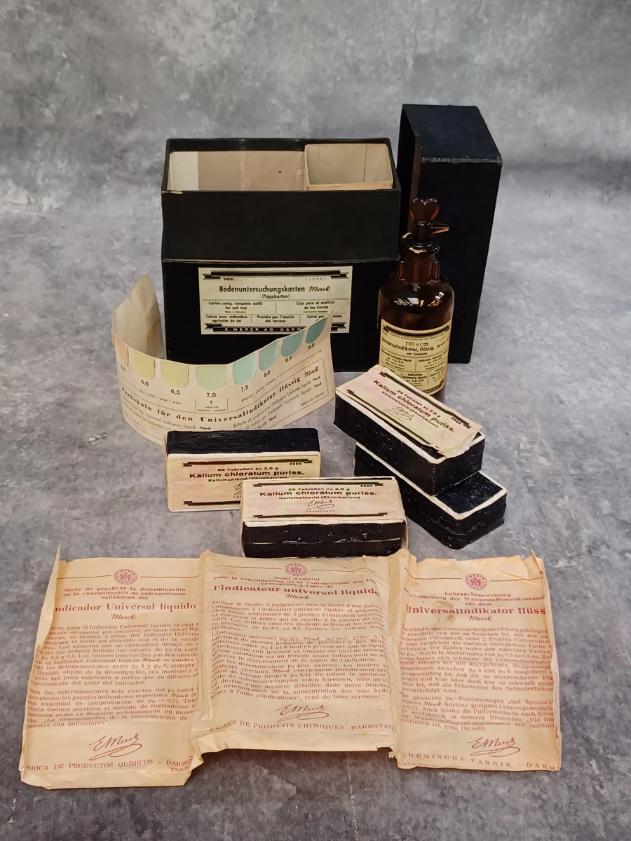Uitgebreide en historische medische dokterset met Original Record instrumentendoos, diagnostische instrumenten en medicijnblikken - foto 27