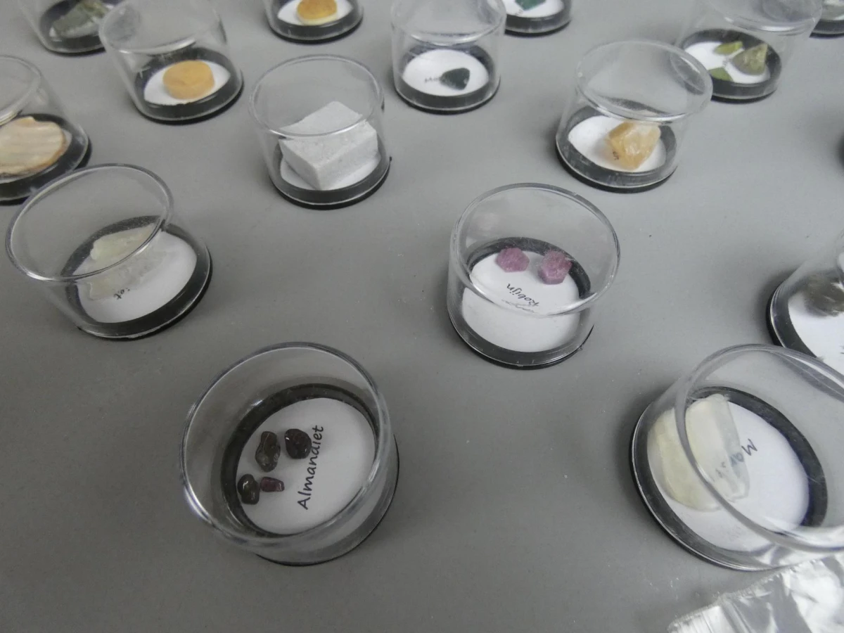 Mini Mineralen- en edelstenenverzameling - foto 4
