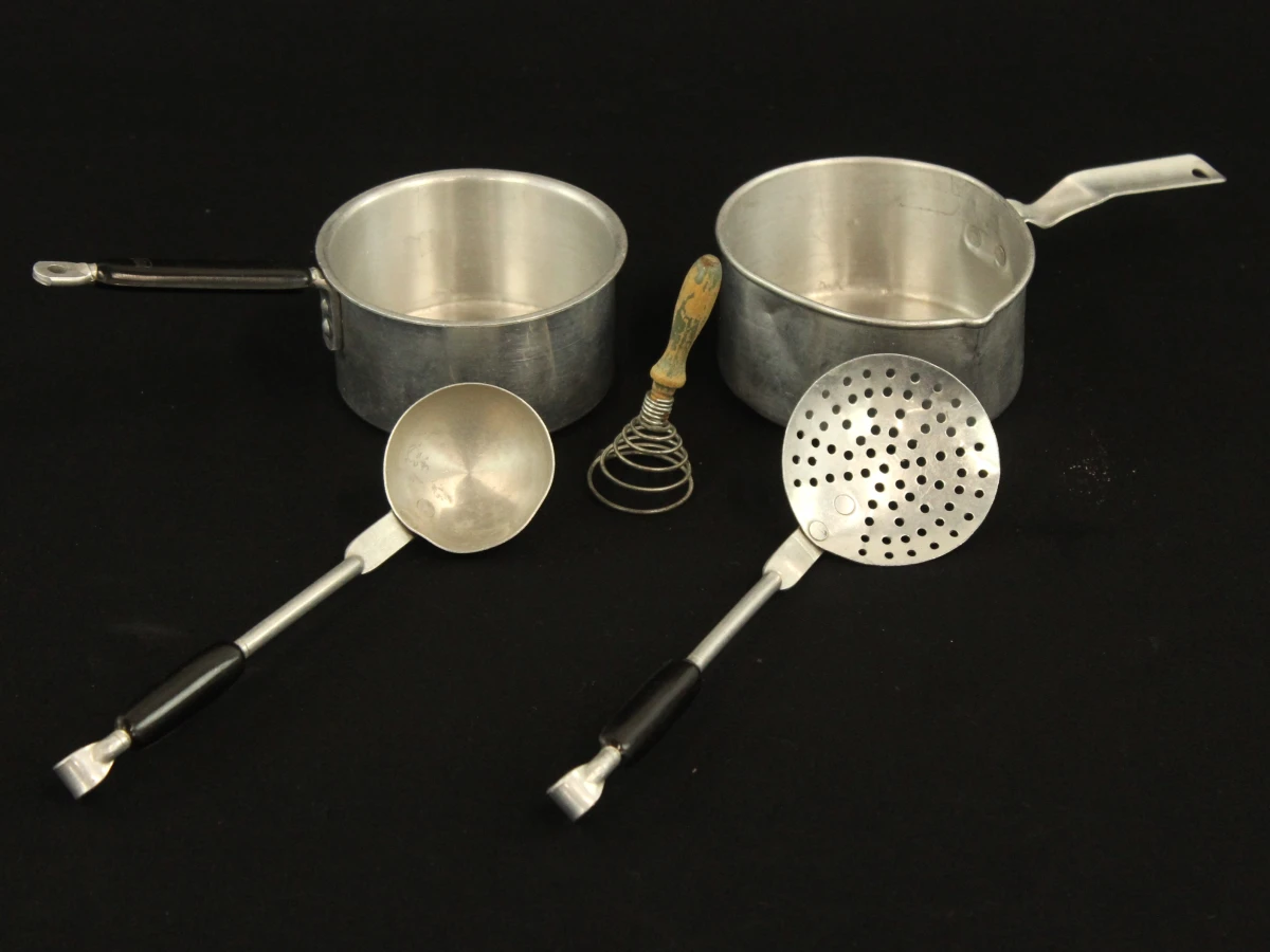 Vintage aluminium kook en thee speelservies set voor kinderen - foto 9
