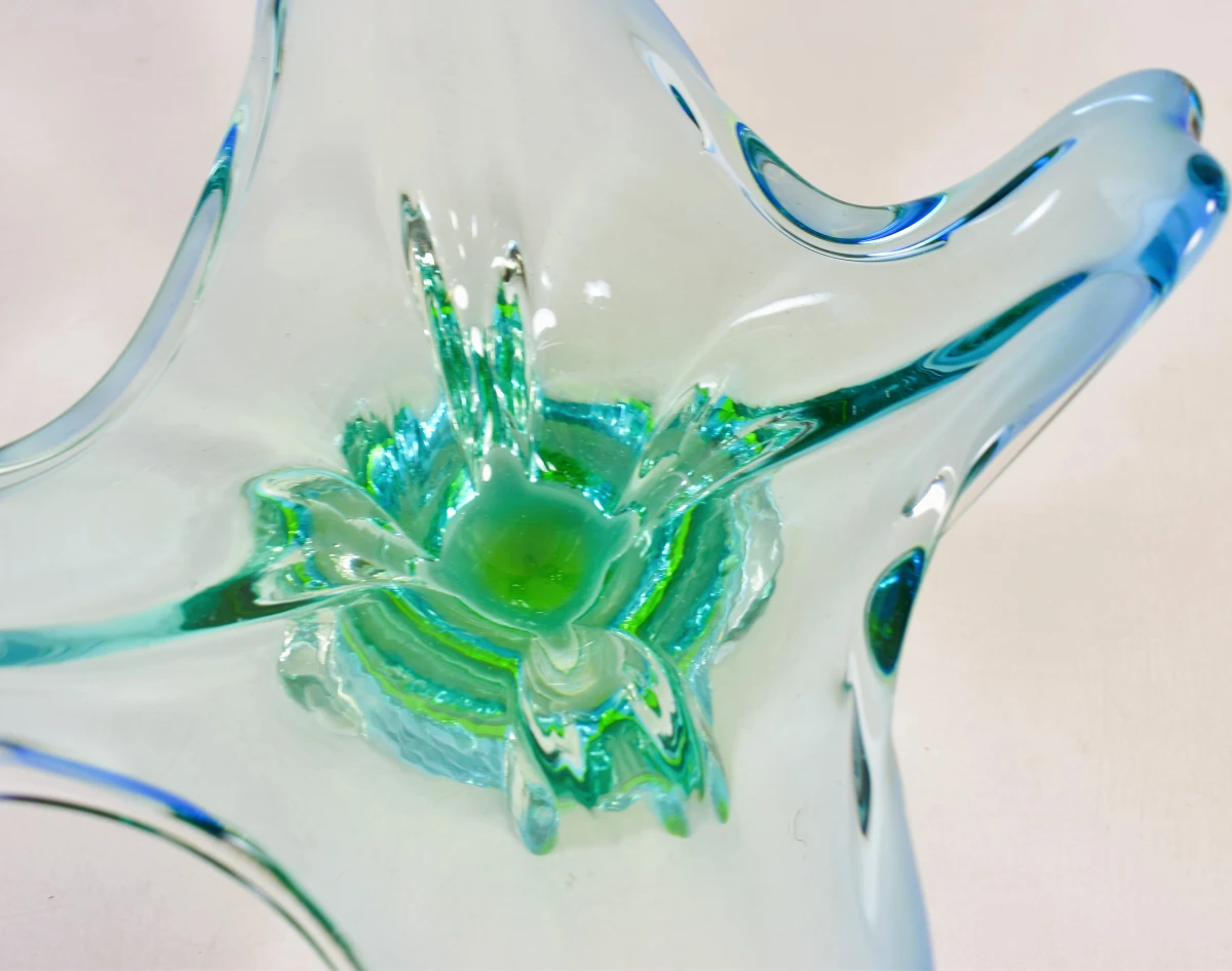 Mid-century glazen schaal in Murano-stijl met uv-fluorescentie - foto 6