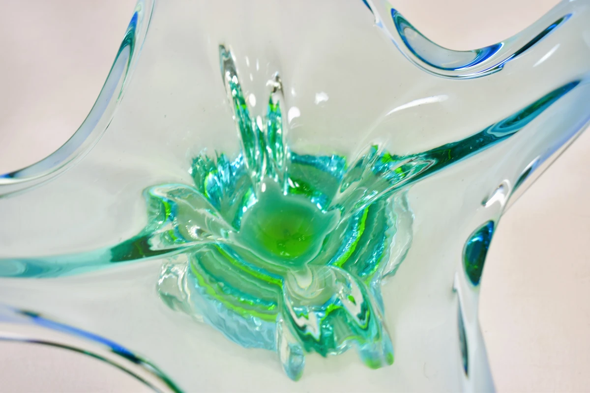 Mid-century glazen schaal in Murano-stijl met uv-fluorescentie - foto 5