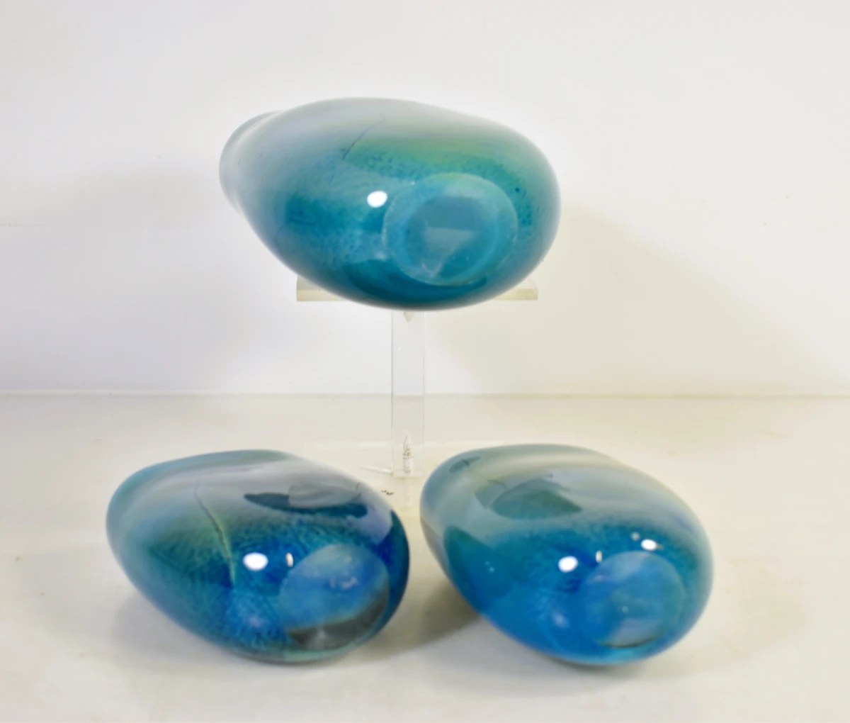 Set van drie handgemaakte blauwglazen vazen - foto 3