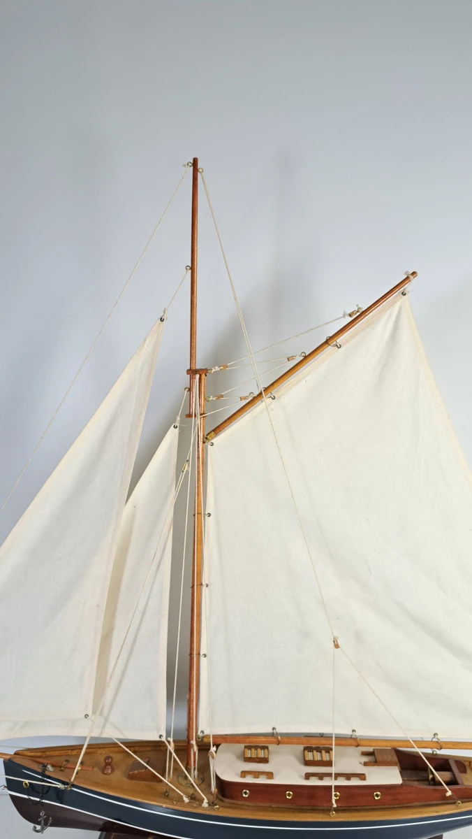 Set van 2 houten modelzeilschepen met zeilen - foto 4